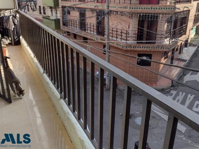 Casa en venta en Belalcazar, Occidente, Medellín — foto 1 de 31