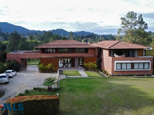 Casa en venta en Alto Del Escobero, Aburra Sur, Envigado — foto 1 de 28