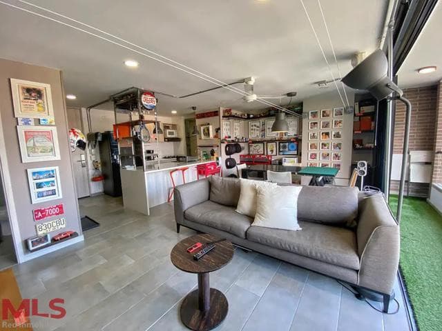 Apartamento en venta en Manila, Poblado, Medellín — foto 1 de 28