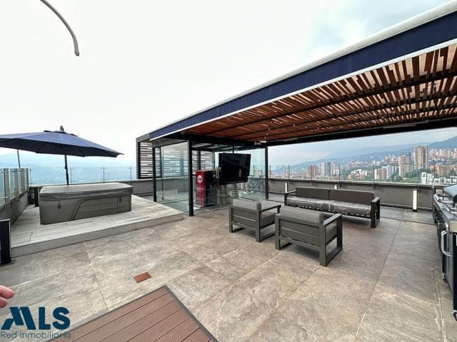 Apartamento en venta en San Lucas, Poblado, Medellín — foto 1 de 19