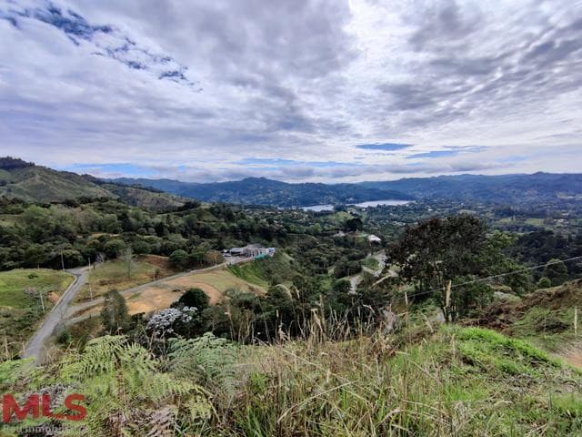 Lote Residencial en venta en Sector Fizebad, Oriente Antioqueño, El Retiro — foto 1 de 13