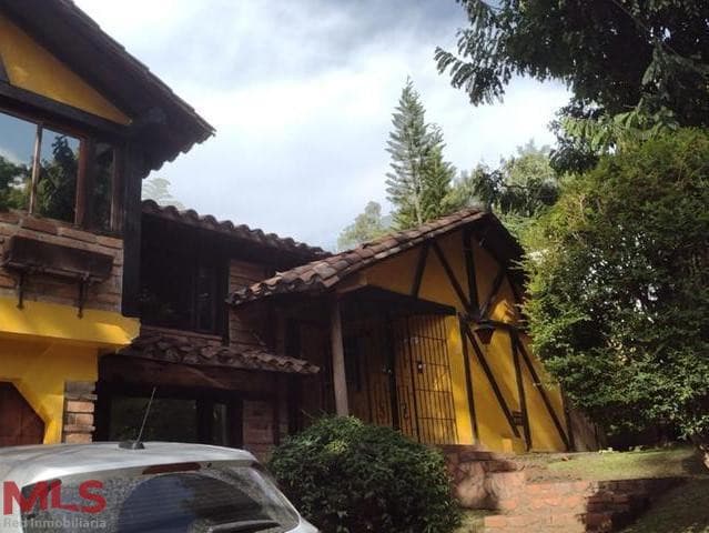 Casa en venta en Las Lomas Nº 1, Poblado, Medellín — foto 1 de 27