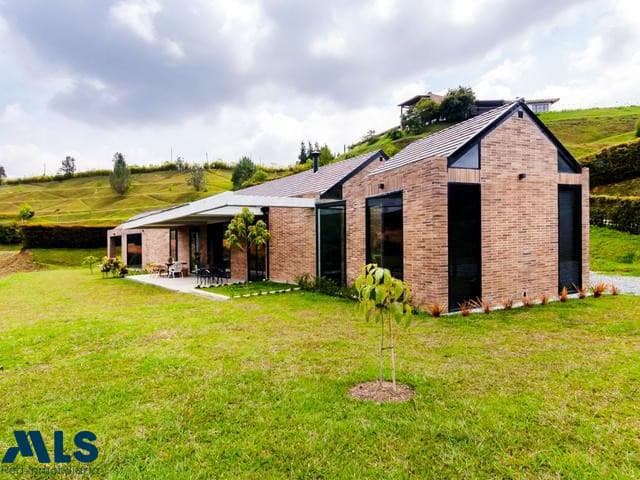 Casa en venta en V. La Mosquita, Oriente Antioqueño, Rionegro — foto 1 de 18