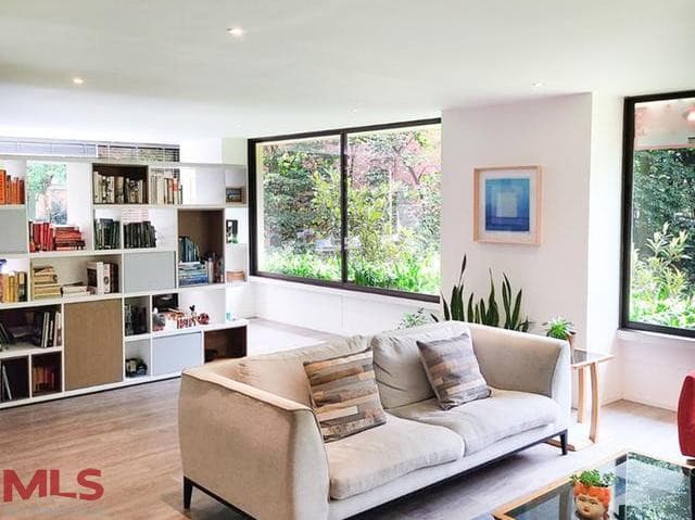 Apartamento en venta en La Concha, Poblado, Medellín — foto 1 de 12