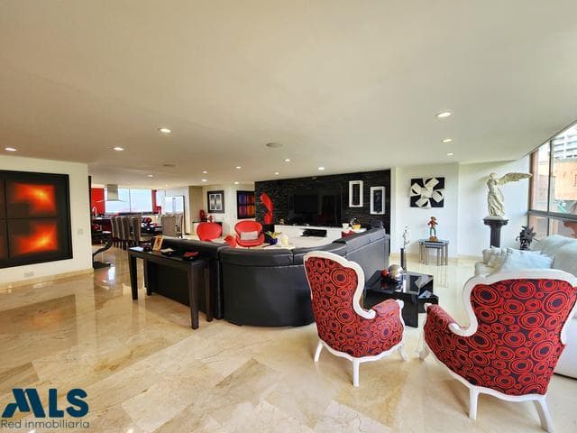 Apartamento en venta en El Tesoro, Poblado, Medellín — foto 1 de 26