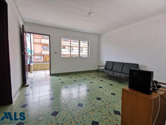 Casa en venta en Alejandro Echevarria, Centro, Medellín — foto 1 de 13