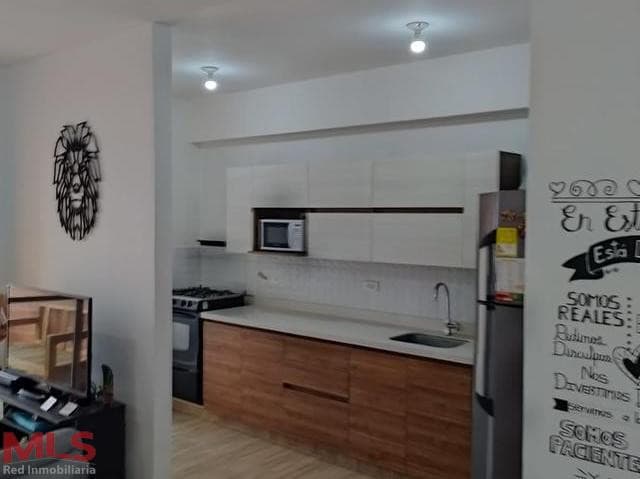 Apartamento en venta en Niquia, Norte, Bello — foto 1 de 16