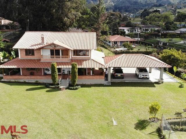 Casa en venta en V. Campo Alegre, Oriente Antioqueño, El Carmen — foto 1 de 12
