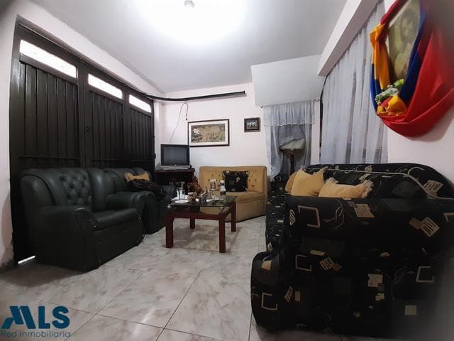 Casa en venta en San Rafael, Belén Guayabal, Medellín — foto 1 de 17