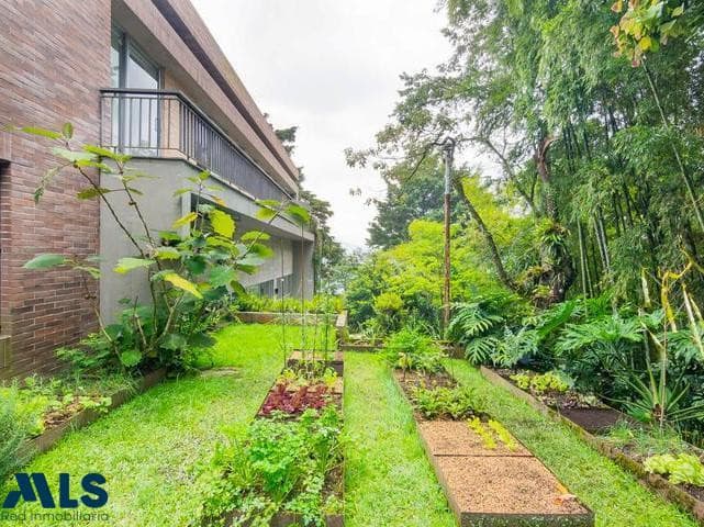 Casa en venta en Los Balsos Nº 1, Poblado, Medellín — foto 1 de 15