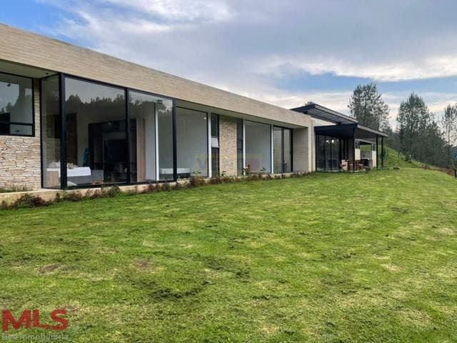 Casa en venta en V. Lejos Del Nido, Oriente Antioqueño, El Retiro — foto 1 de 13