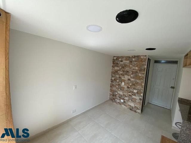 Apartamento en venta en Pajarito, Occidente, Medellín — foto 1 de 18