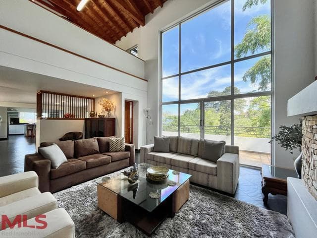 Casa en venta en El Chocho, Aburra Sur, Envigado — foto 1 de 21