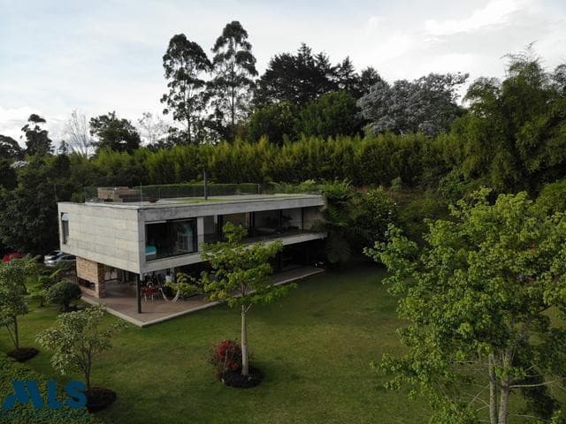 Casa en venta en V. El Tablazo, Oriente Antioqueño, Rionegro — foto 1 de 32