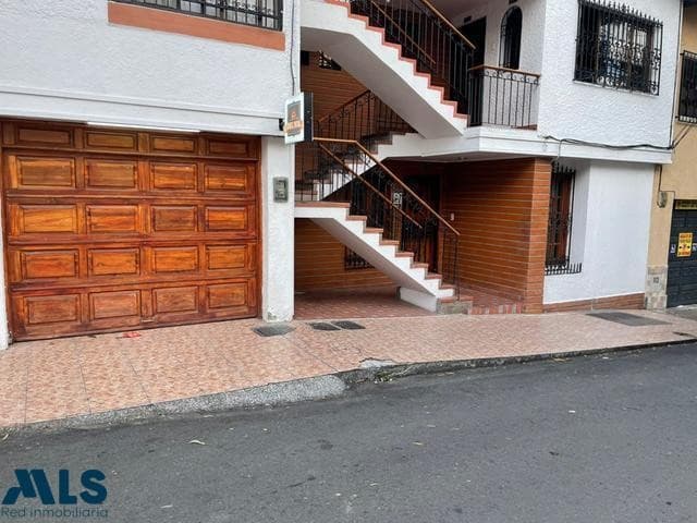 Casa en venta en El Danubio, Occidente, Medellín — foto 1 de 22