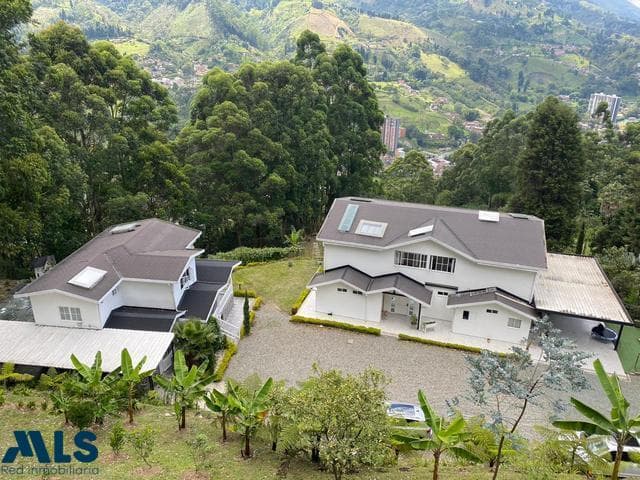 Casa en venta en Sector Variante A Caldas, Aburra Sur, La Estrella — foto 1 de 32