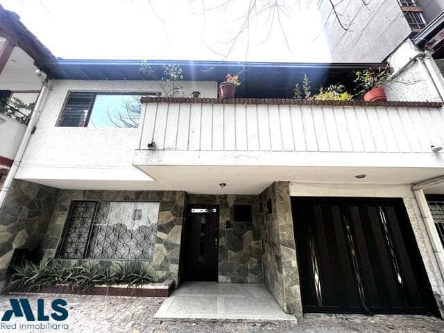 Casa en venta en El Velódromo, Laureles, Medellín — foto 1 de 18