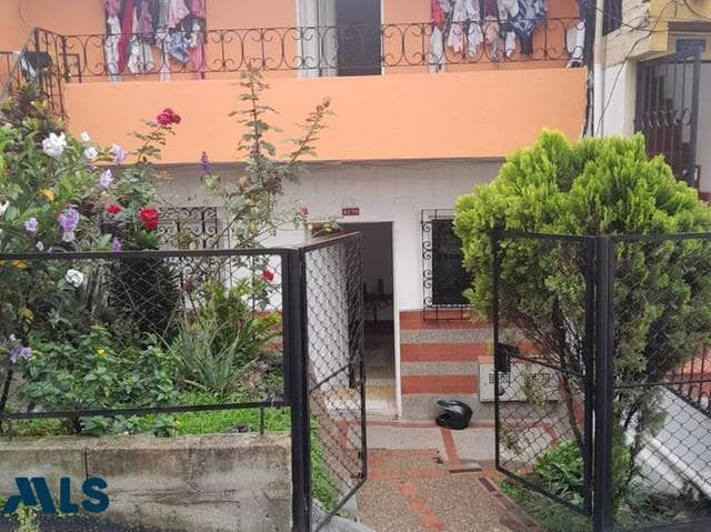 Casa en venta en Robledo, Occidente, Medellín — foto 1 de 21