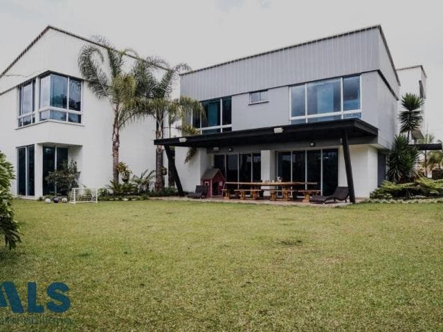 Casa en venta en Sector Gualanday, Oriente Antioqueño, Rionegro — foto 1 de 30