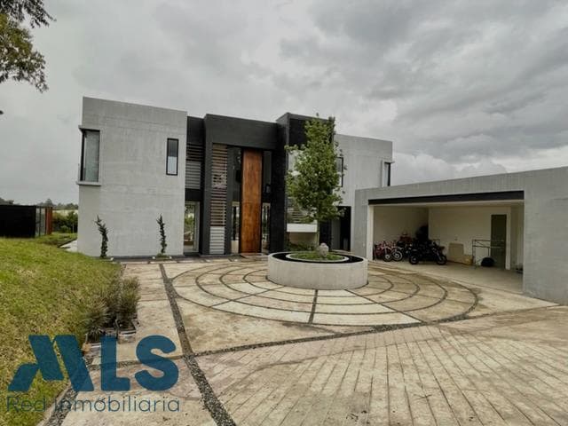 Casa en venta en V. Vilachuaga, Oriente Antioqueño, Rionegro — foto 1 de 32