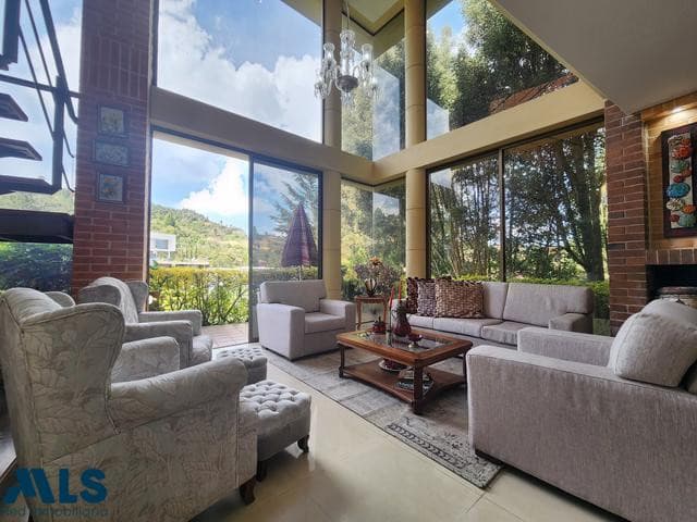Casa en venta en Loma Del Escobero, Aburra Sur, Envigado — foto 1 de 46