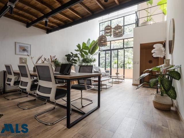 Casa en venta en Manila, Poblado, Medellín — foto 1 de 17