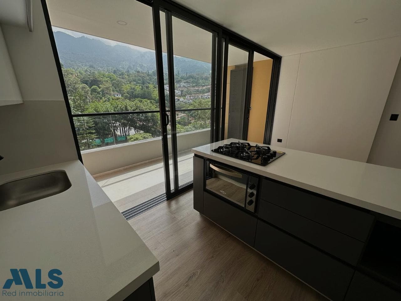 Apartamento en venta en Loma De Los Mesa, Aburra Sur, Envigado — foto 1 de 28