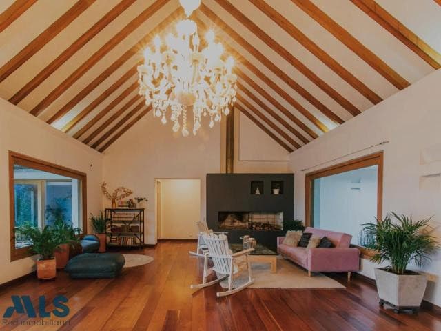 Casa en venta en Aeropuerto, Oriente Antioqueño, Rionegro — foto 1 de 21