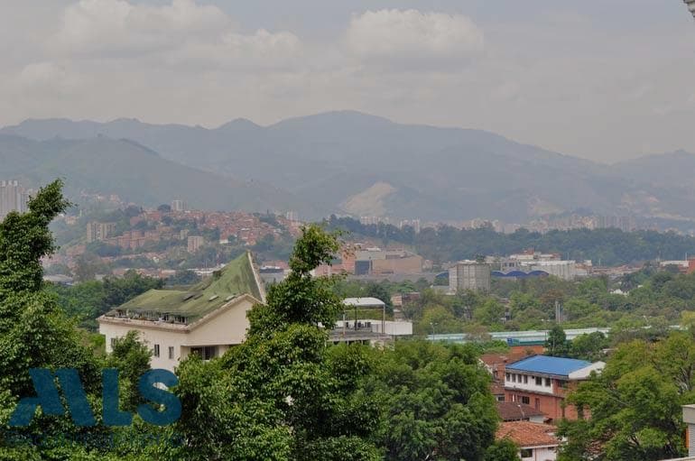 Apartamento en venta en Santa Maria de los Angeles, Poblado, Medellín — foto 1 de 41