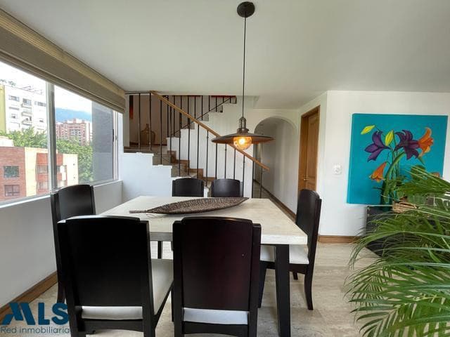 Apartamento en venta en El Campestre, Poblado, Medellín — foto 1 de 30