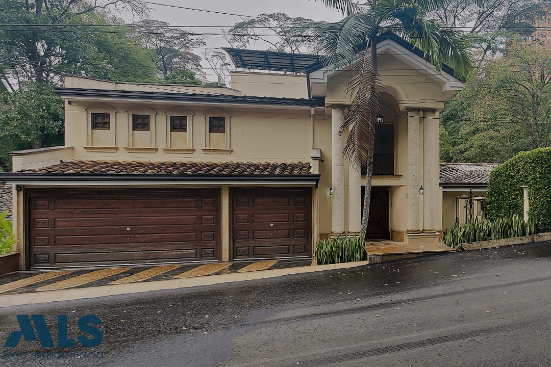 Casa en venta en El Campestre, Poblado, Medellín — foto 1 de 28