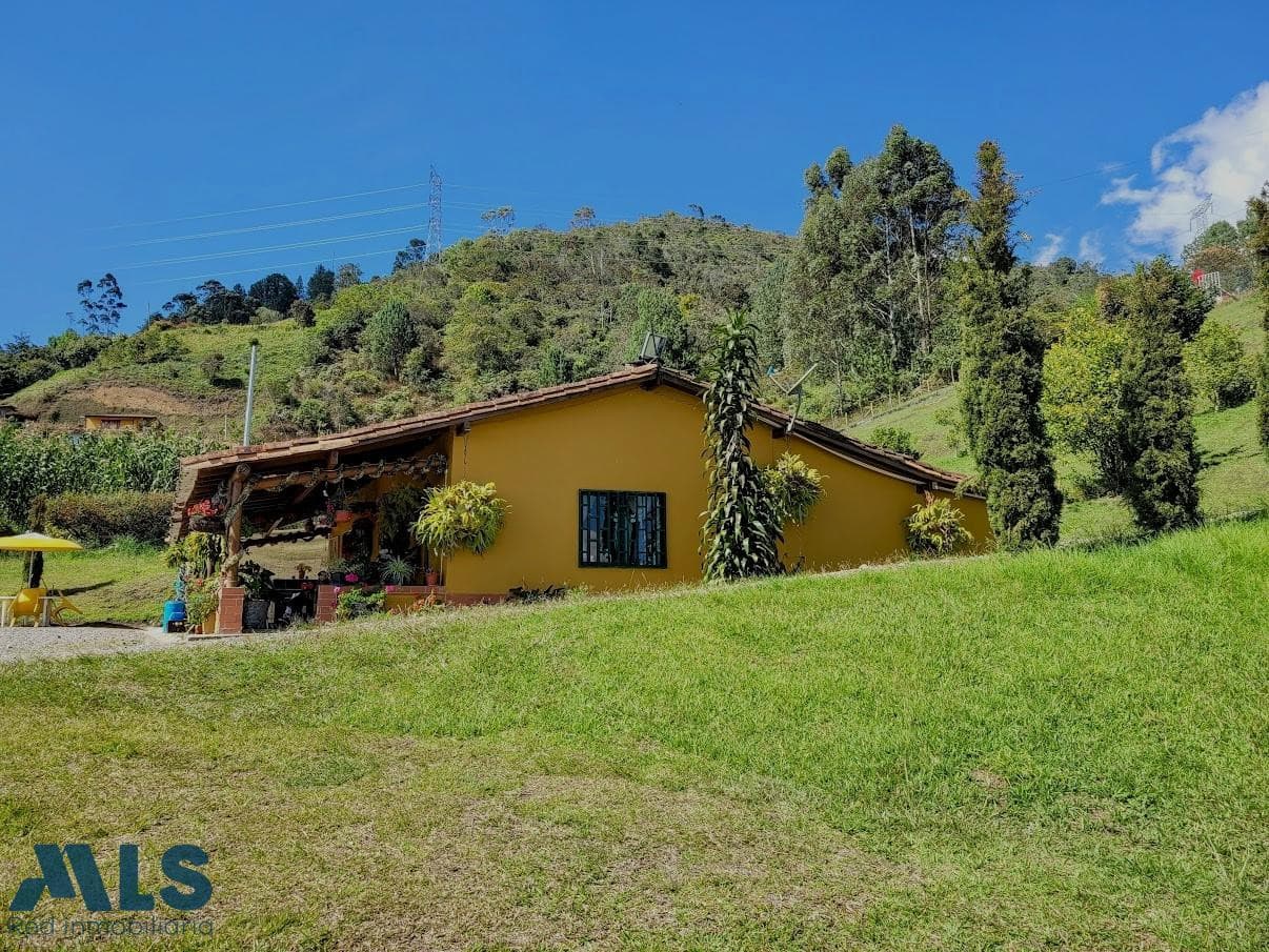 Finca Recreativa en venta en V. Chaparral, Oriente Antioqueño, Guarne — foto 1 de 11