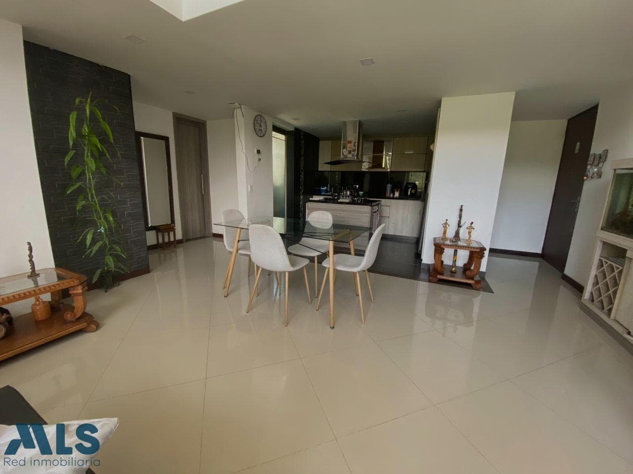 Apartamento en venta en La Pilarica, Occidente, Medellín — foto 1 de 27