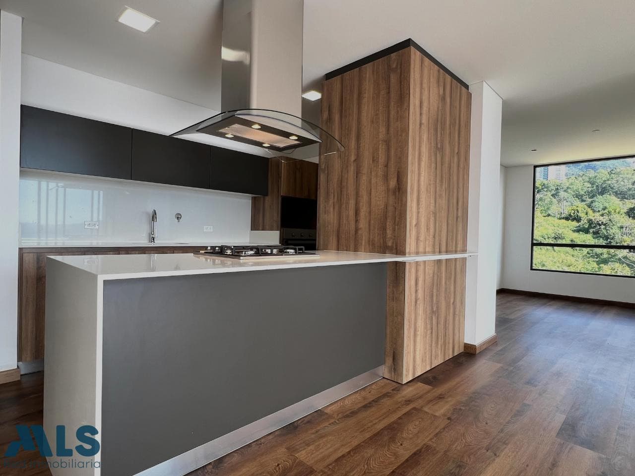 Apartamento en venta en Las Palmas, Poblado, Medellín — foto 1 de 26