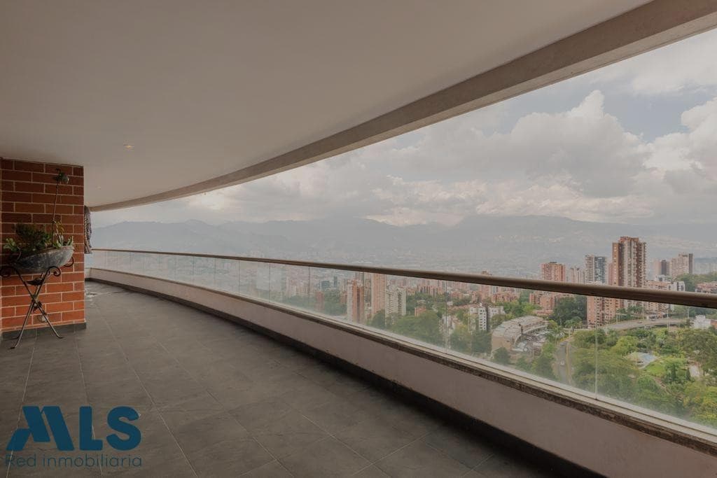 Apartamento en venta en Los Balsos Nº 1, Poblado, Medellín — foto 1 de 12