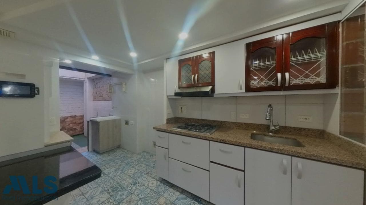 Apartamento en venta en Laureles, Medellín — foto 1 de 33