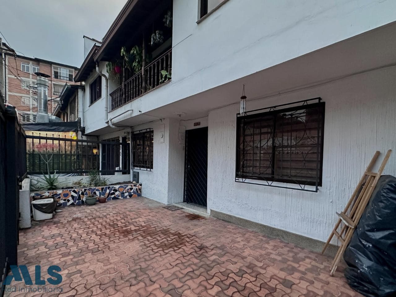Casa en venta en Calasanz, Occidente, Medellín — foto 1 de 25