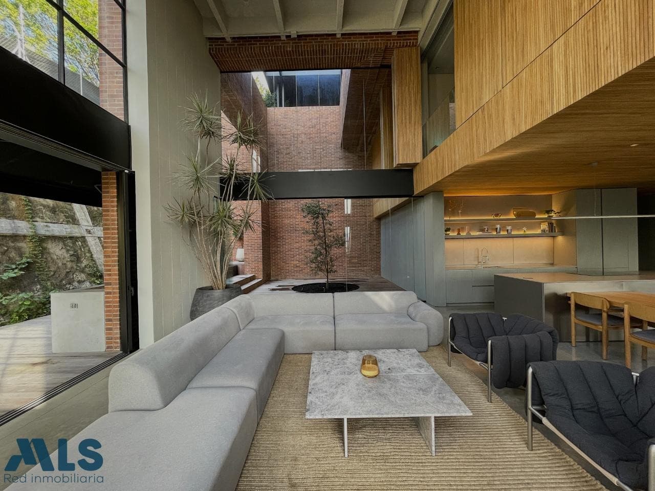 Apartamento en venta en El Tesoro, Poblado, Medellín — foto 1 de 25