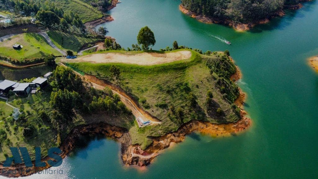 Lote Residencial en venta en Corredor El Guatape, Oriente Antioqueño, El Peñol — foto 1 de 10