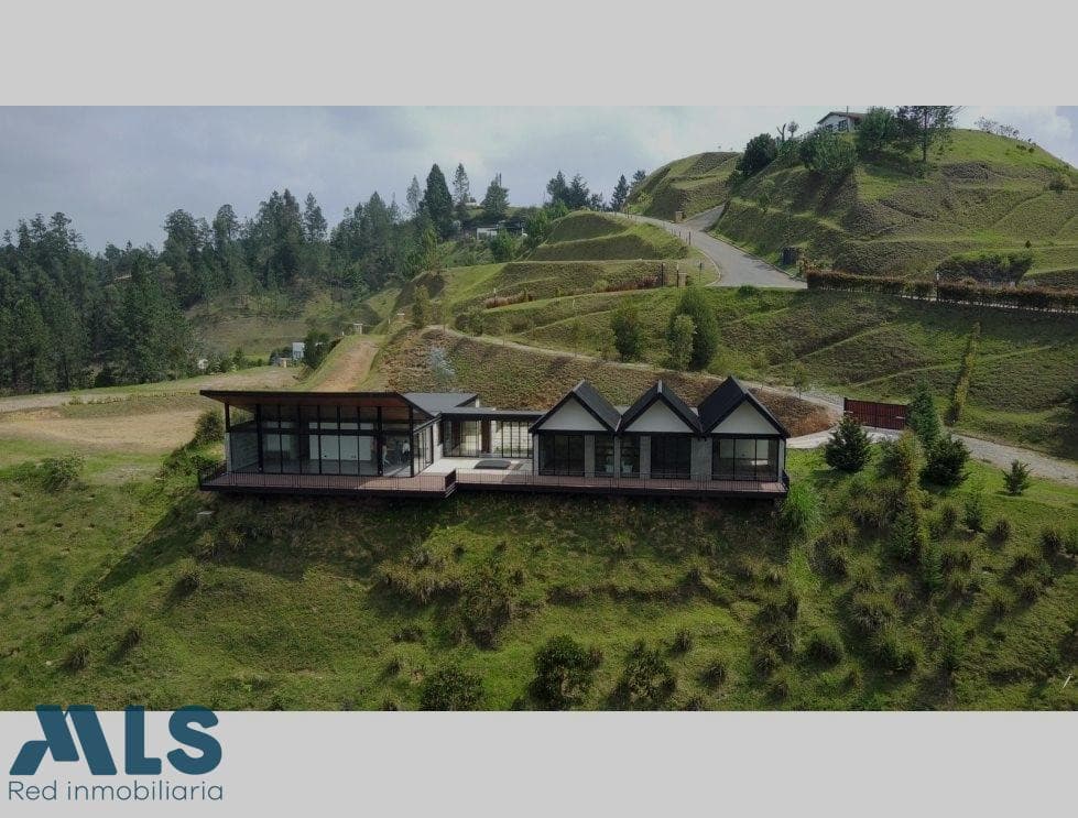 Casa en venta en V. Pantanillo, Oriente Antioqueño, El Retiro — foto 1 de 18