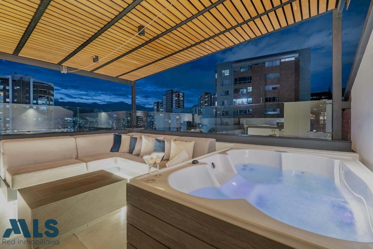Apartamento en venta en Castropol, Poblado, Medellín — foto 1 de 34
