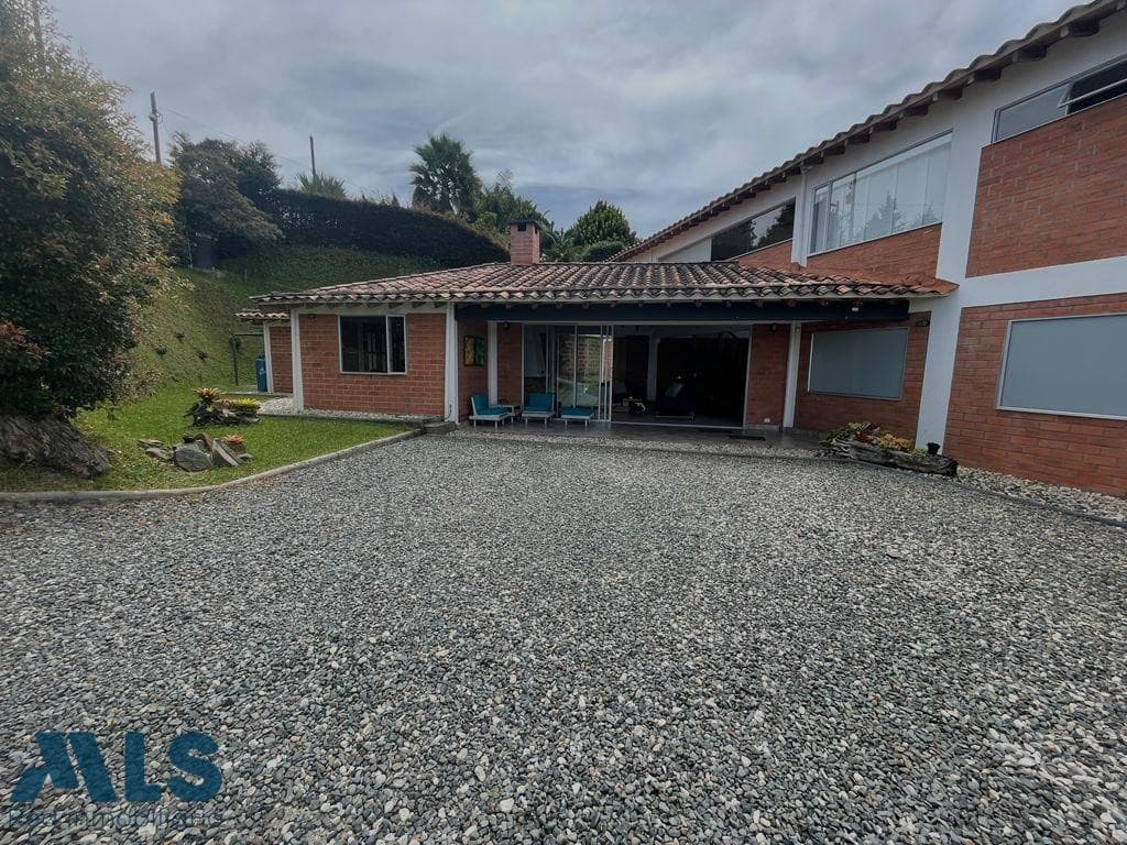 Casa en venta en V. Mampuesto, Oriente Antioqueño, Rionegro — foto 1 de 31
