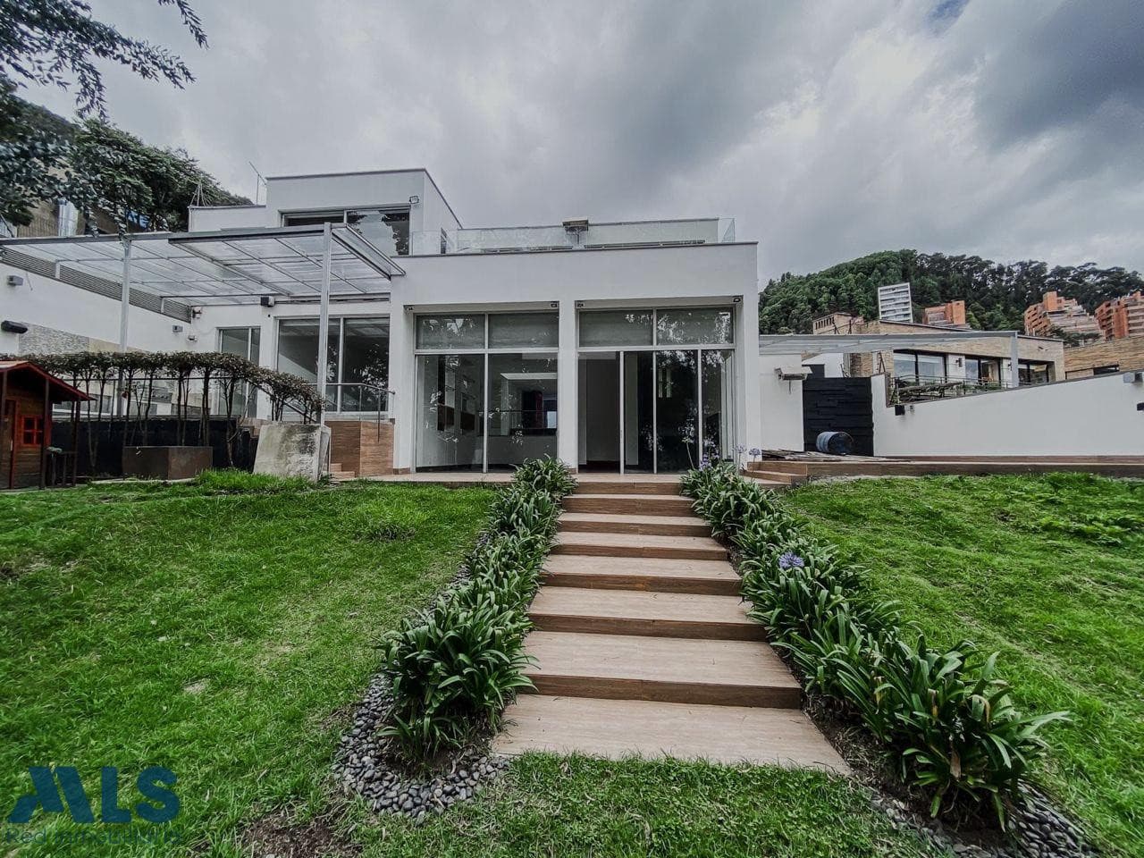 Casa en venta en Chicó, Otras Zonas, Bogotá — foto 1 de 41