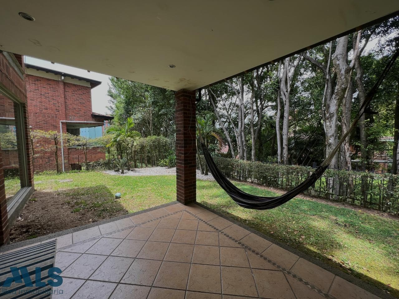 Casa en venta en Altos Del, Poblado, Medellín — foto 1 de 18
