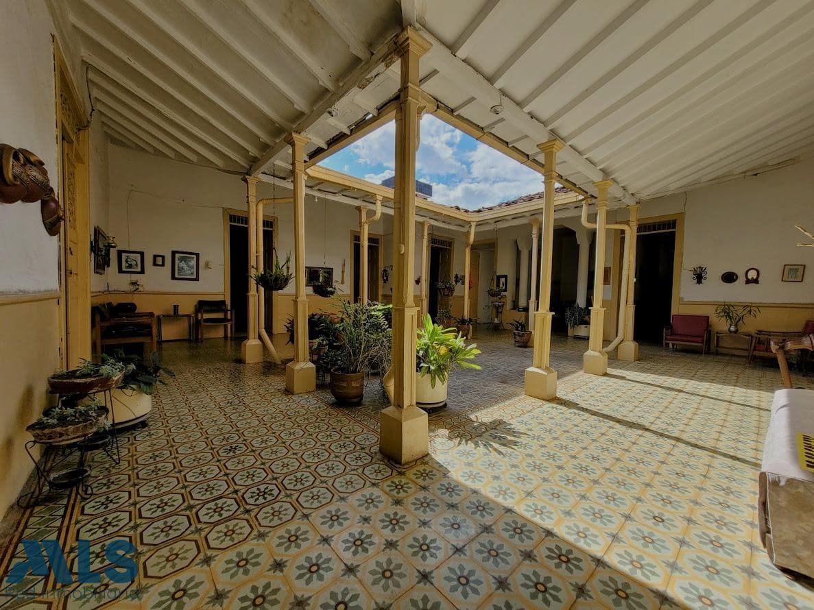 Casa en venta en Urbano, Otras Zonas, Girardota — foto 1 de 9