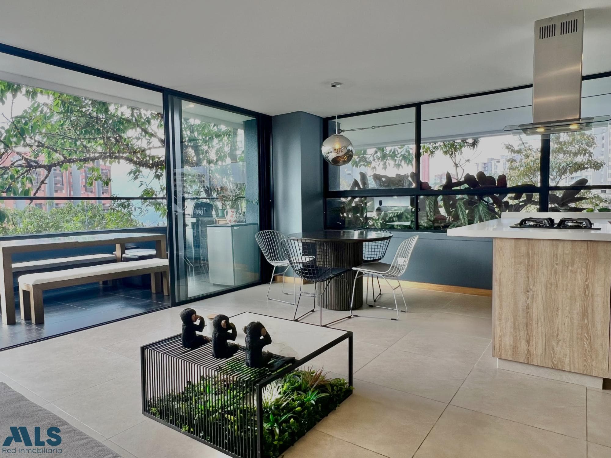 Apartamento en venta en Las Palmas, Poblado, Medellín — foto 1 de 27