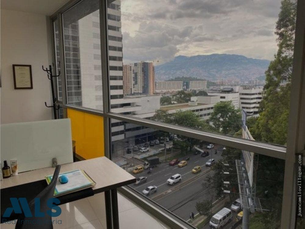 Oficina en venta en El Poblado, Medellín — foto 1 de 21