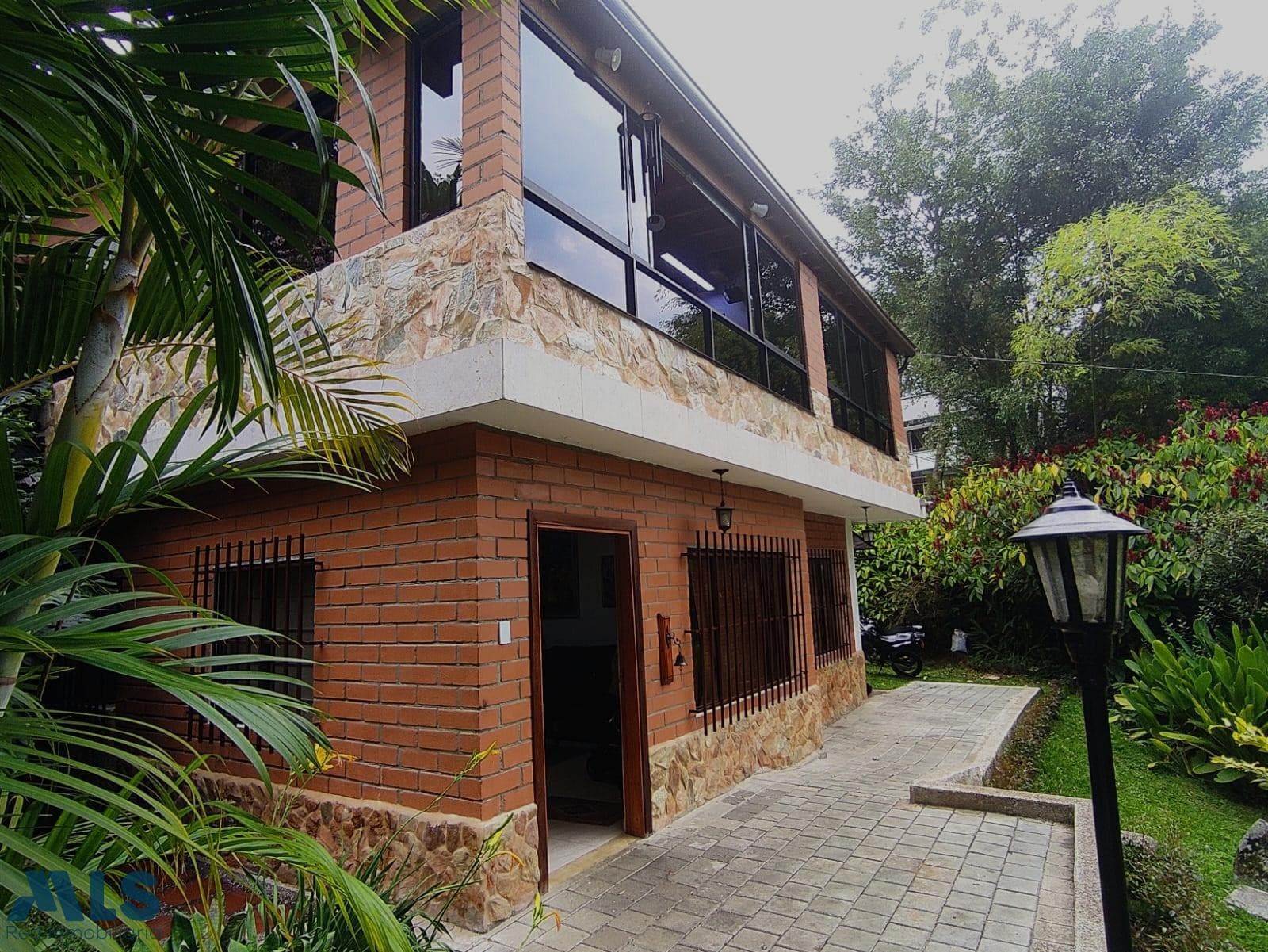 Finca Recreativa en venta en El Tesoro, Poblado, Medellín — foto 1 de 69