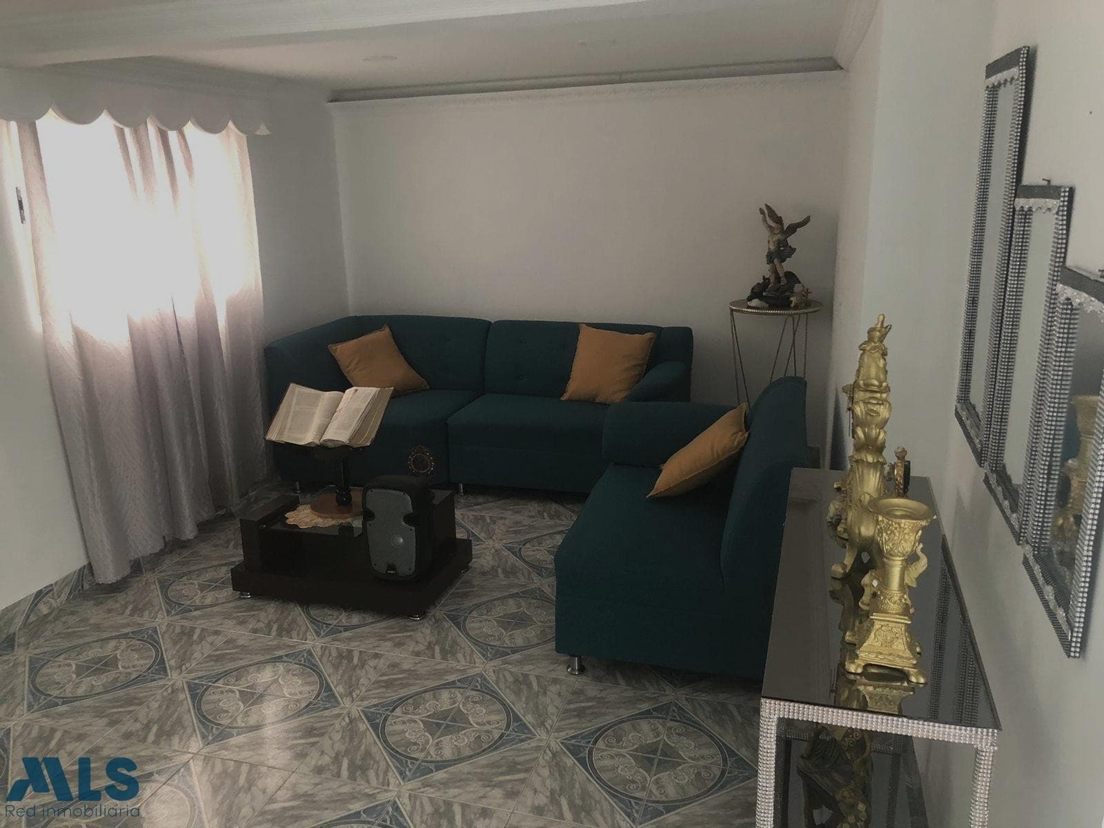 Apartamento en venta en La Salle, Centro, Medellín — foto 1 de 16
