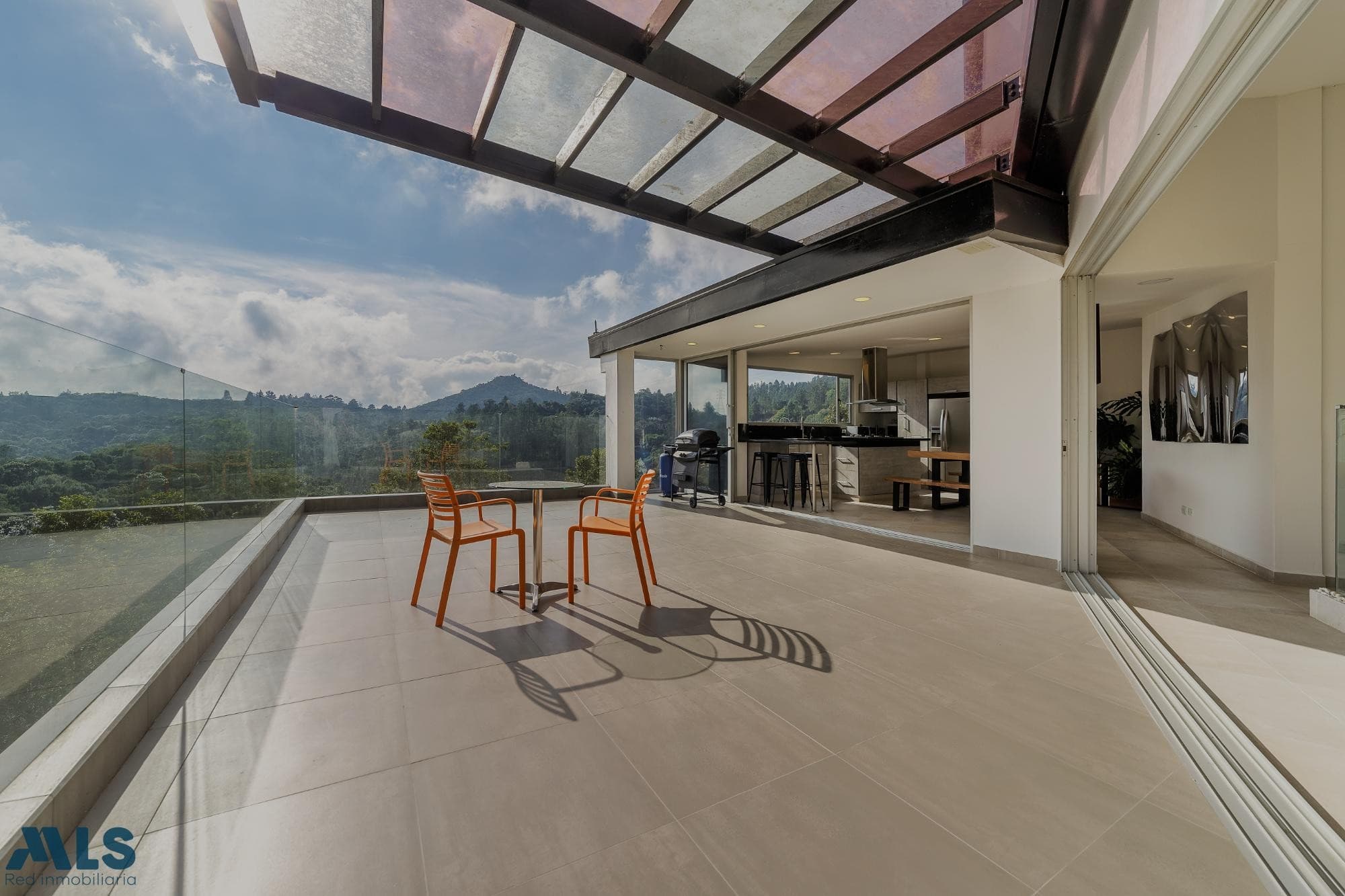 Casa en venta en V. Carrizales, Oriente Antioqueño, El Retiro — foto 1 de 15